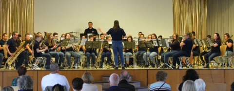 JOMM beim Konzert in Kröv unter der Leitung von Sarah Röhl (April 2022)