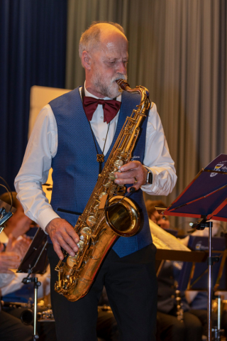 Diethelm Albrecht beim Osterkonzert (2023) am Tenor-Saxophon
