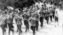 Musikverein Kröv beim Festumzug (Anfang der 1950er Jahre mit Josef Müllers)