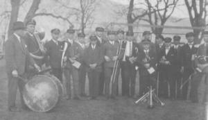Schwarz-weiß-Foto als älteste Aufnahme  von Musikern des Musikvereins Kröv